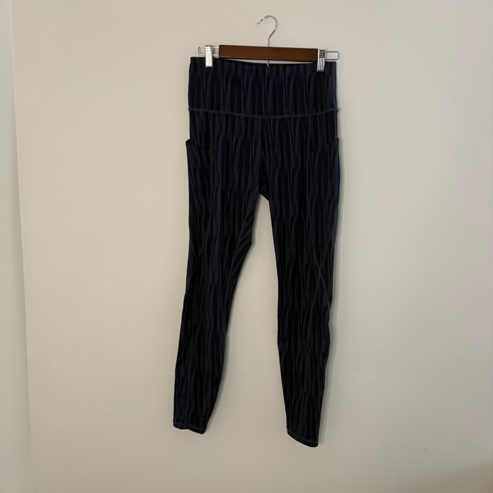 Ododos Stylish Black Patterned Women's Leggings Medium like new!